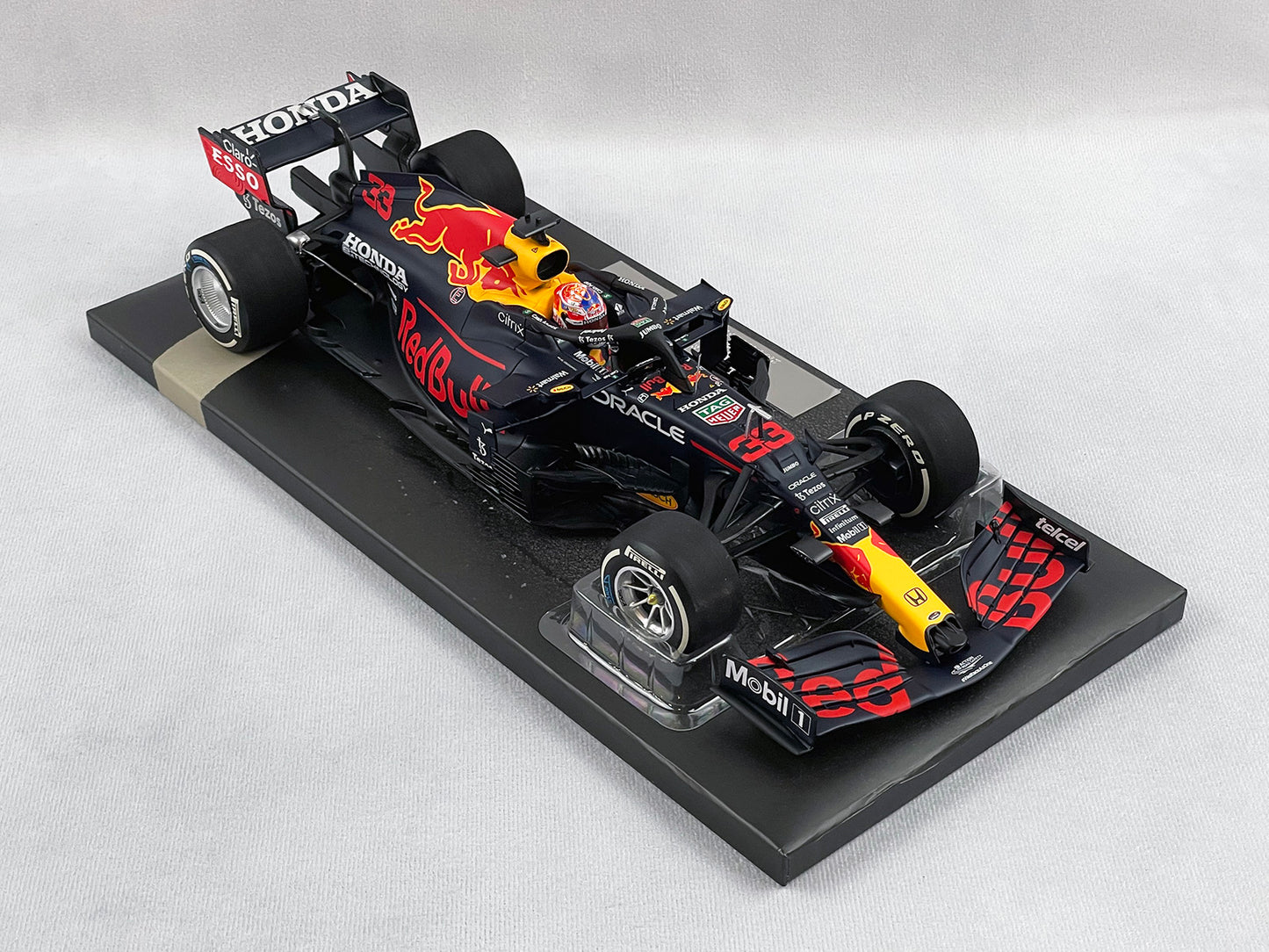 2021 F1 World Champion #33 Max Verstappen Red Bull RB16B Netherlands Dutch 1:18 MINICHAMPS
