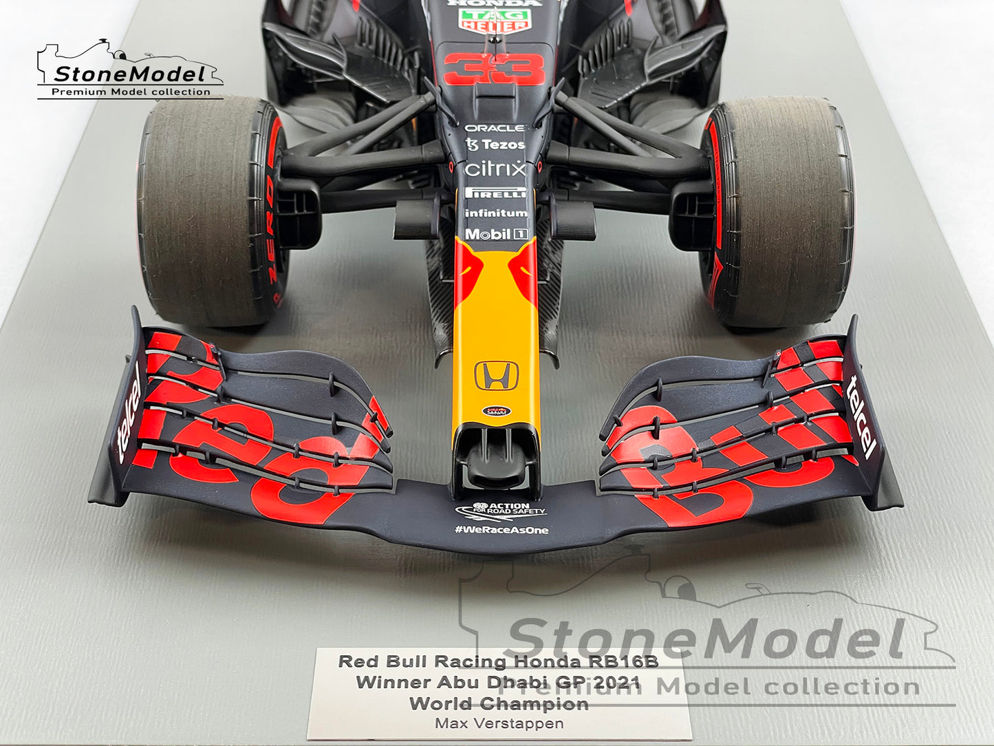Spark 1:12 F1 Red Bull RB16B #33 Max Verstappen Abu Dhabi GP 2021 World Champion