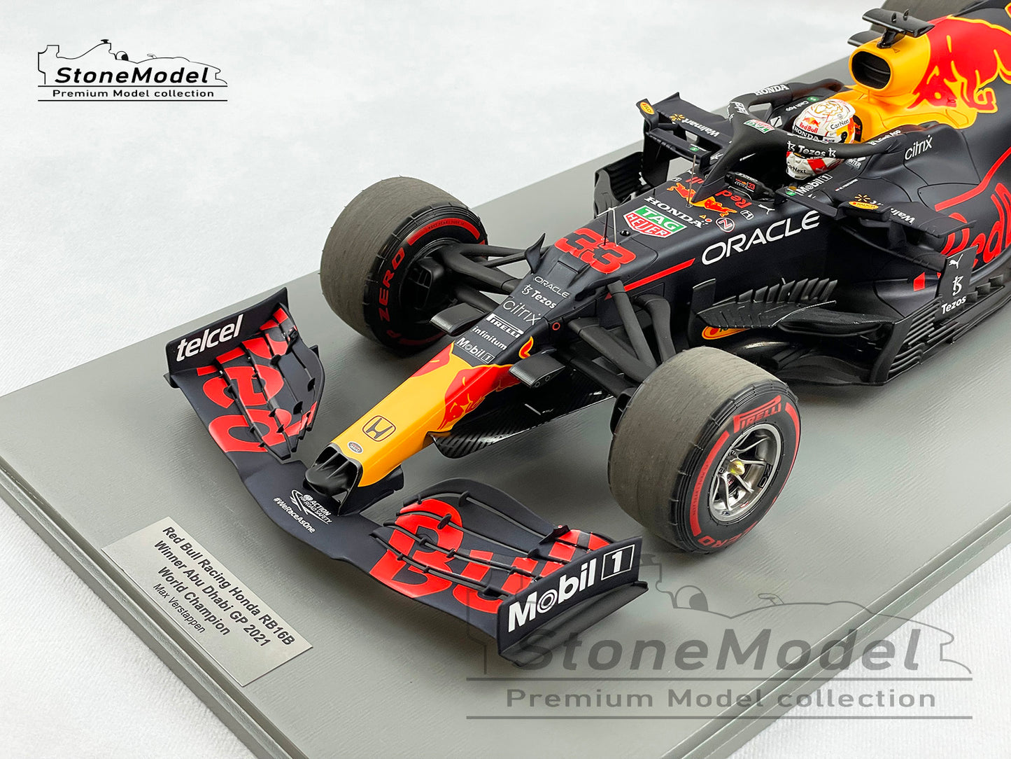 Spark 1:12 F1 Red Bull RB16B #33 Max Verstappen Abu Dhabi GP 2021 World Champion