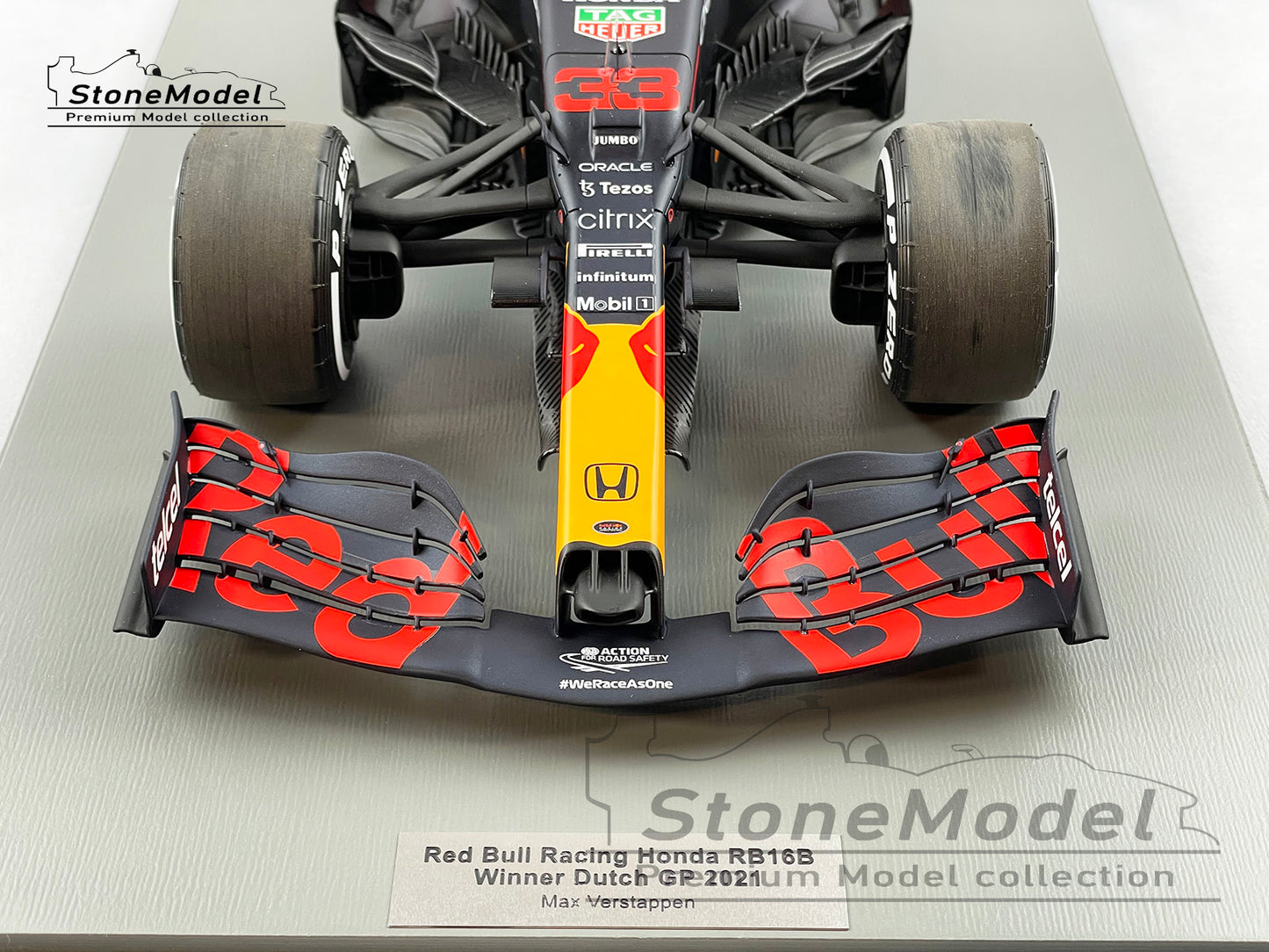 Spark 1:12 F1 Red Bull RB16B #33 Max Verstappen Dutch GP 2021 World Champion