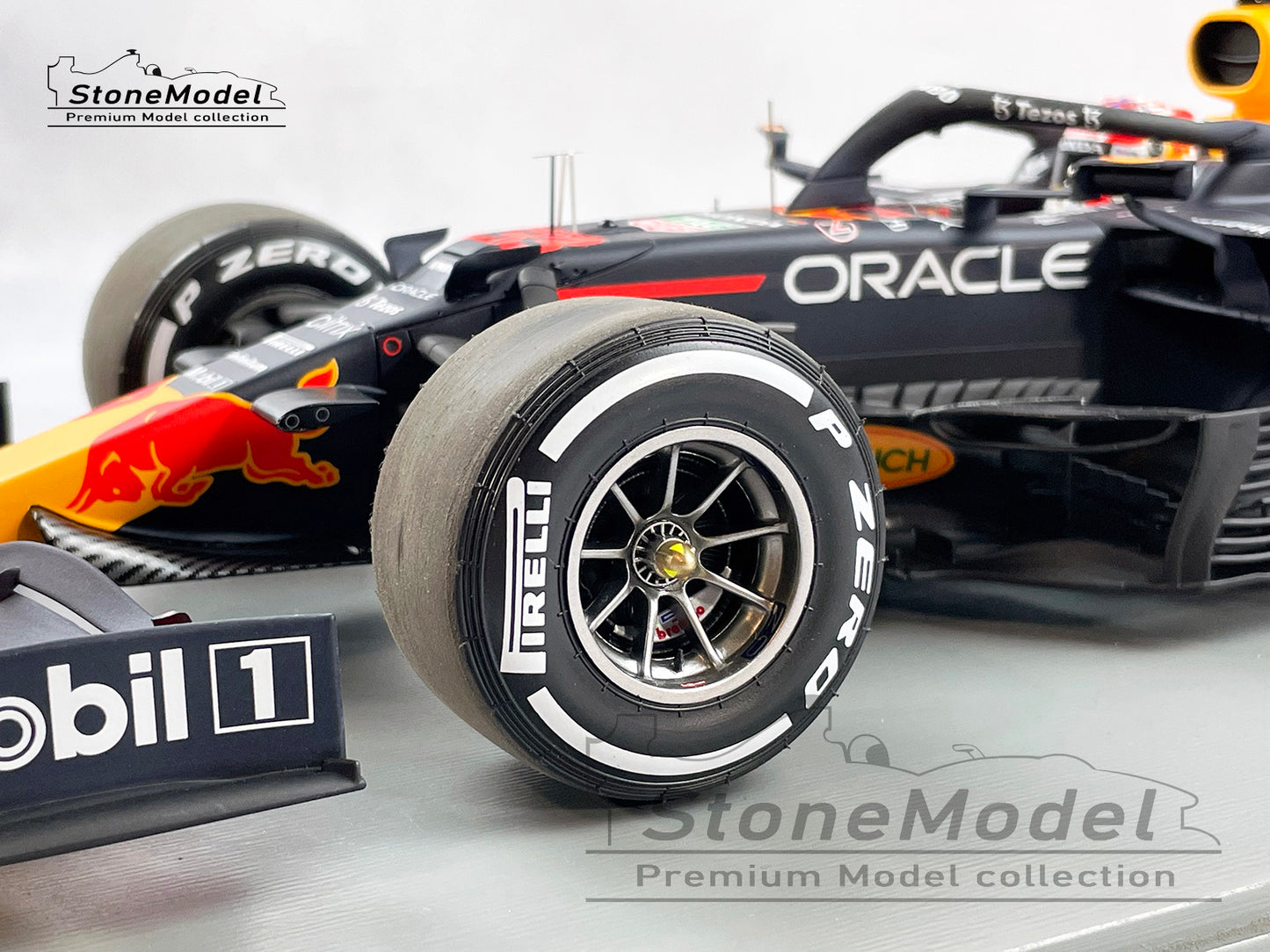 Spark 1:12 F1 Red Bull RB16B #33 Max Verstappen Dutch GP 2021 World Champion