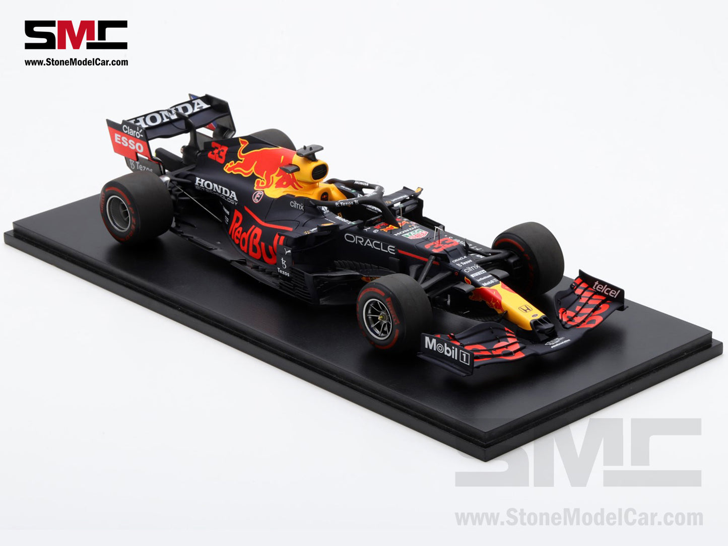 [Pre-Order] Red Bull RB16B #33 Max Verstappen Abu Dhabi GP 2021 F1 World Champion 1:18 Spark Figure Edition