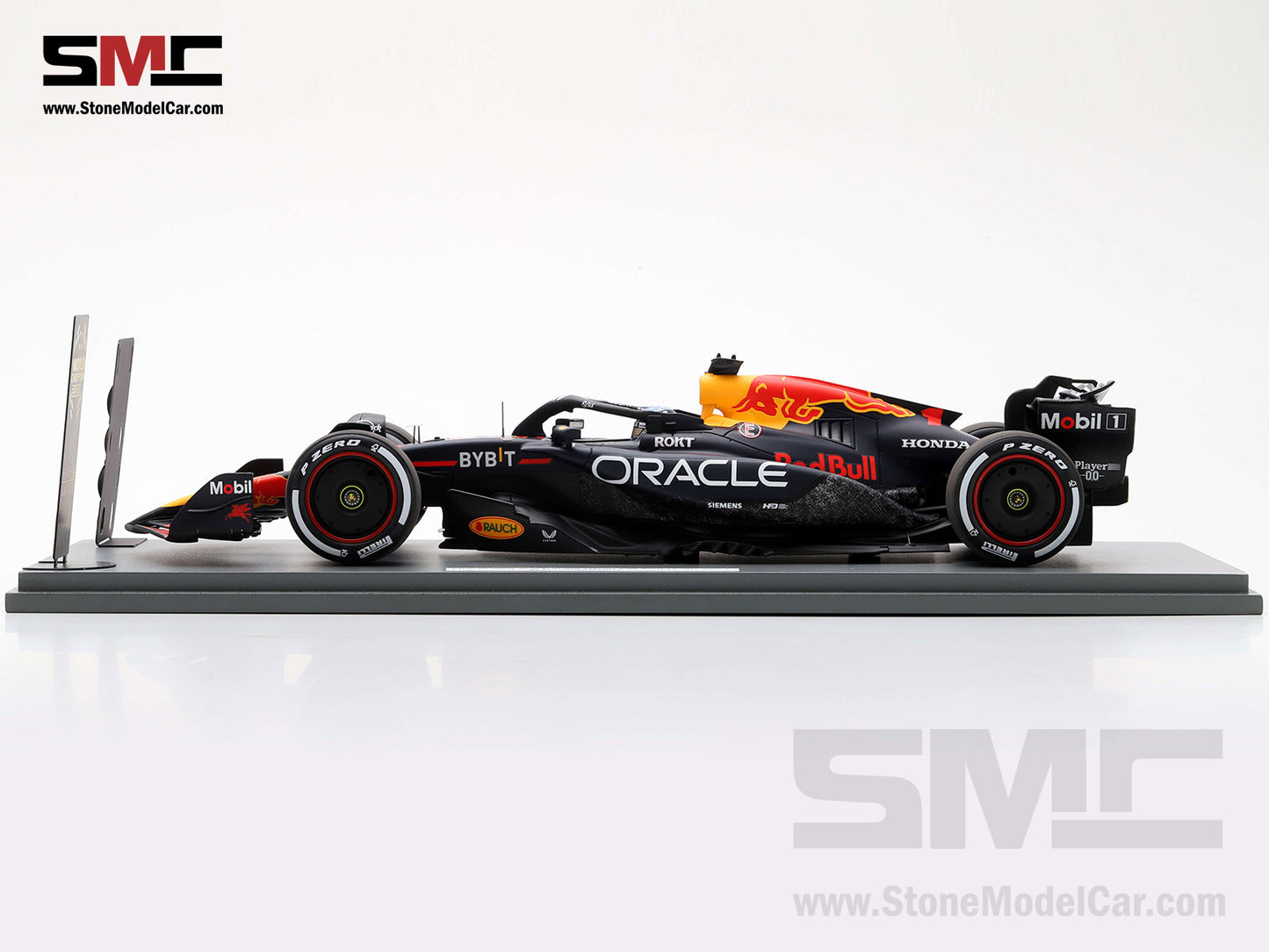 [Pre-Order] Red Bull F1 RB20 #1 Max Verstappen Las Vegas GP 2024 World Champion Spark 1:18 18S666