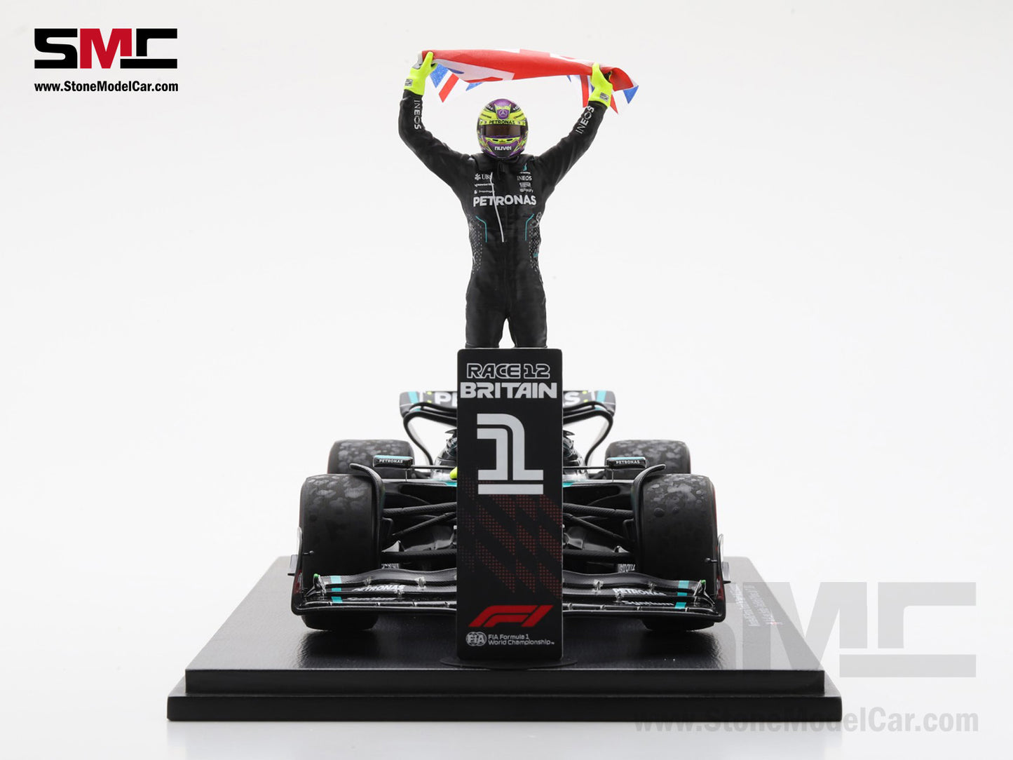 [Pre-Order] Mercedes F1 W15 #44 7x World Champion Lewis Hamilton British GP Winner 2024  1:18 Spark Figure Special Edition