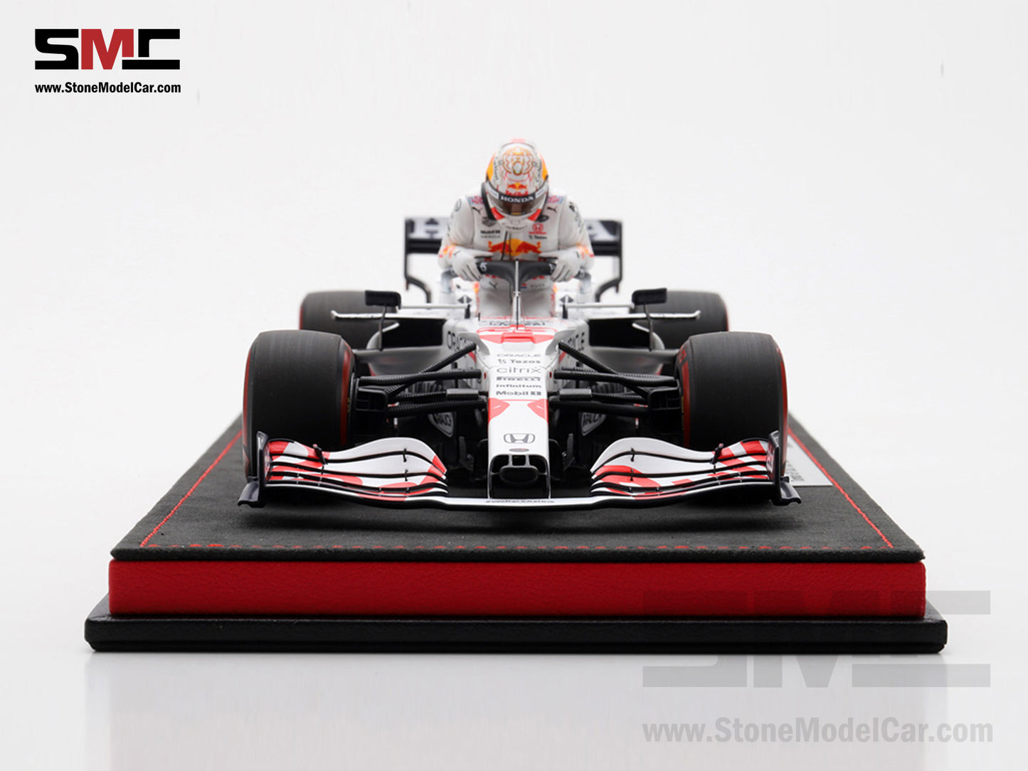[Pre-Order] Red Bull F1 RB16B #33 Max Verstappen 2021 World Champion Turkish GP Special Livery 1:18 Spark Figure Special