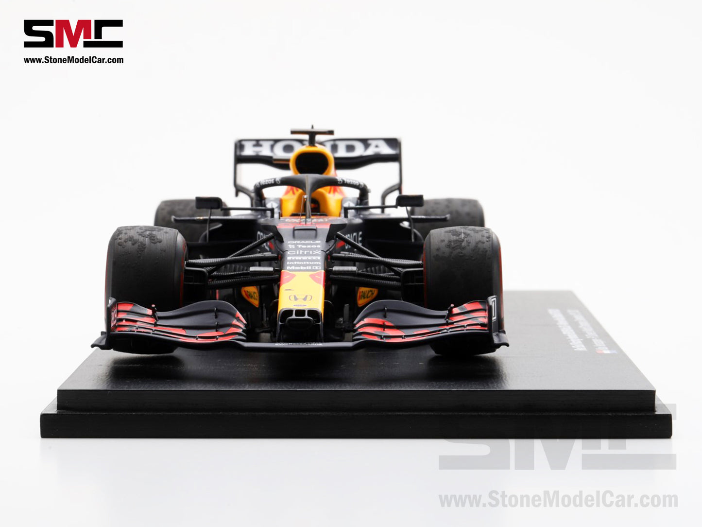[Pre-Order] 2021 F1 World Champion #33 Max Verstappen Red Bull RB16B Abu Dhabi GP 1:18 Spark Figure