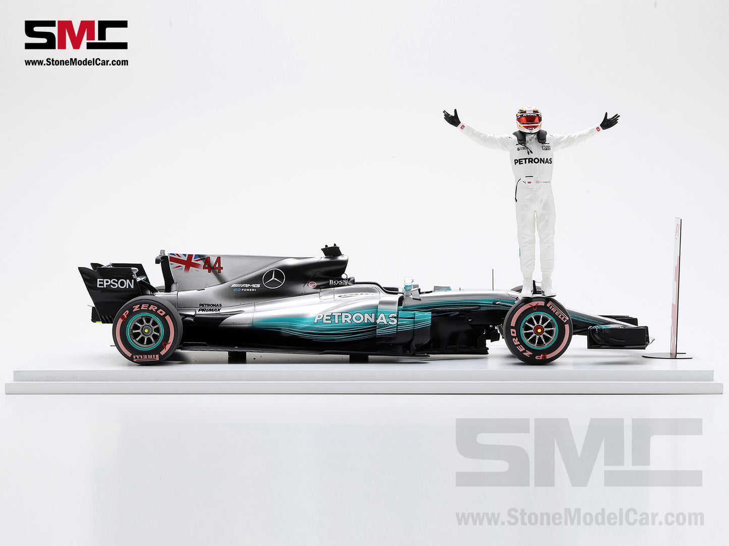 [Pre-Order] Mercedes F1 W08 #44 Lewis Hamilton US GP 2017 4x World Champion 1:18 Spark with Figure