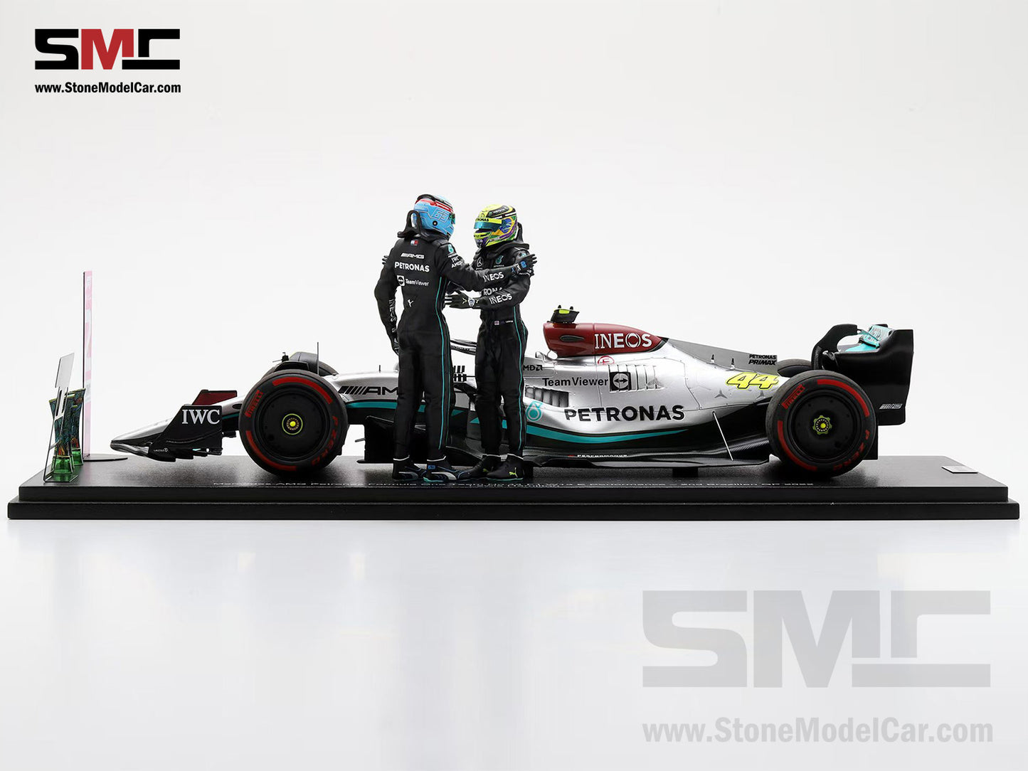 [Pre-Order] Mercedes F1 W13 #44 7x World Champion Lewis Hamilton Brazil GP 2022 Spark 1:18 Special Figure Edition