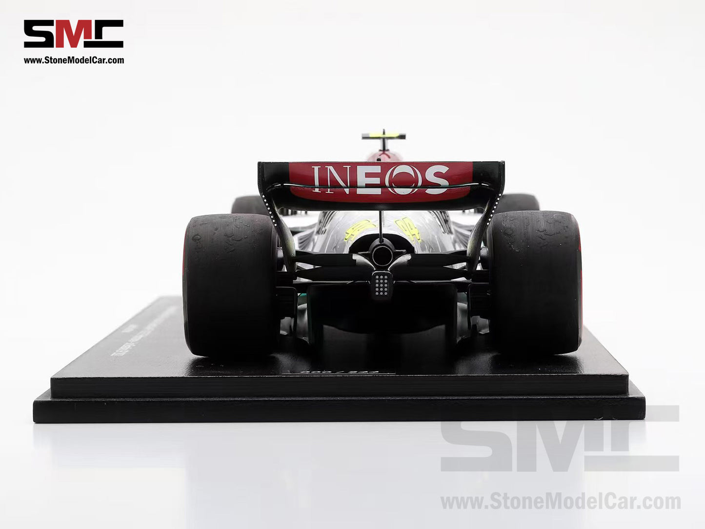 [Pre-Order] Mercedes F1 W13 #44 7x World Champion Lewis Hamilton Brazil GP 2022 Spark 1:18 Special Figure Edition