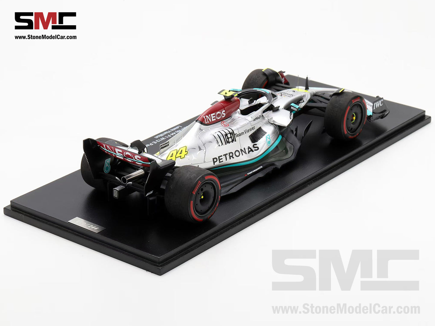 [Pre-Order] Mercedes F1 W13 #44 7x World Champion Lewis Hamilton Brazil GP 2022 Spark 1:18 Special Figure Edition