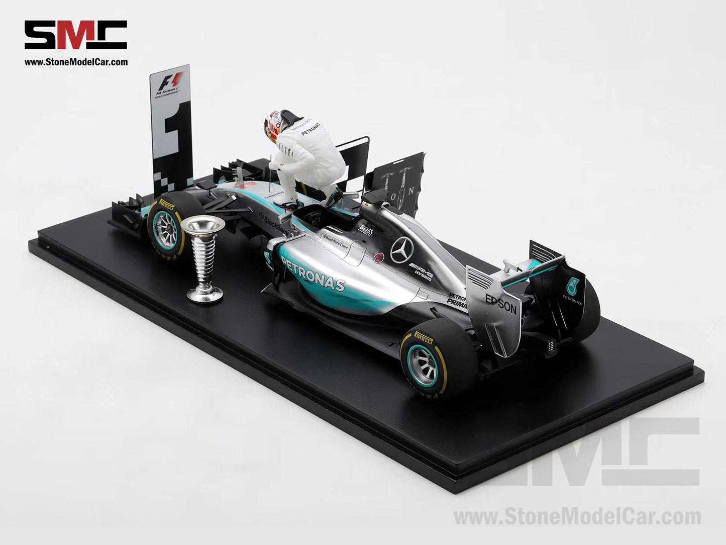[Pre-Order] 2015 3x World Champion Mercedes F1 W06 #44 Lewis Hamilton US GP 1:18 Spark Special Figure Edition