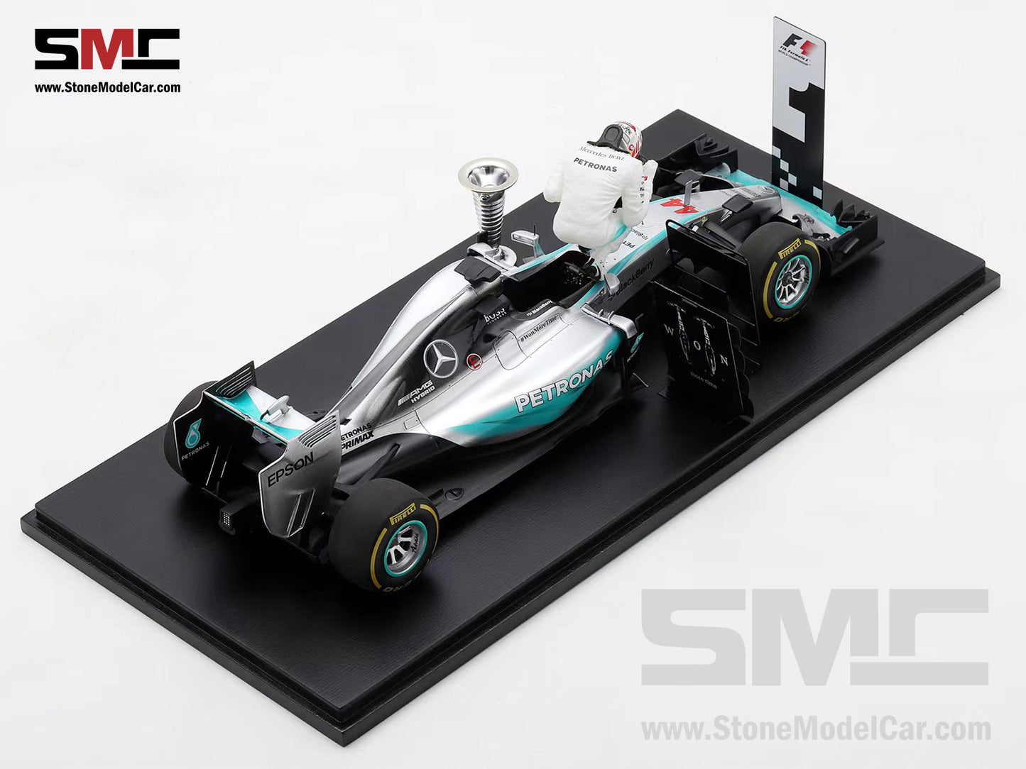 [Pre-Order] 2015 3x World Champion Mercedes F1 W06 #44 Lewis Hamilton US GP 1:18 Spark Special Figure Edition