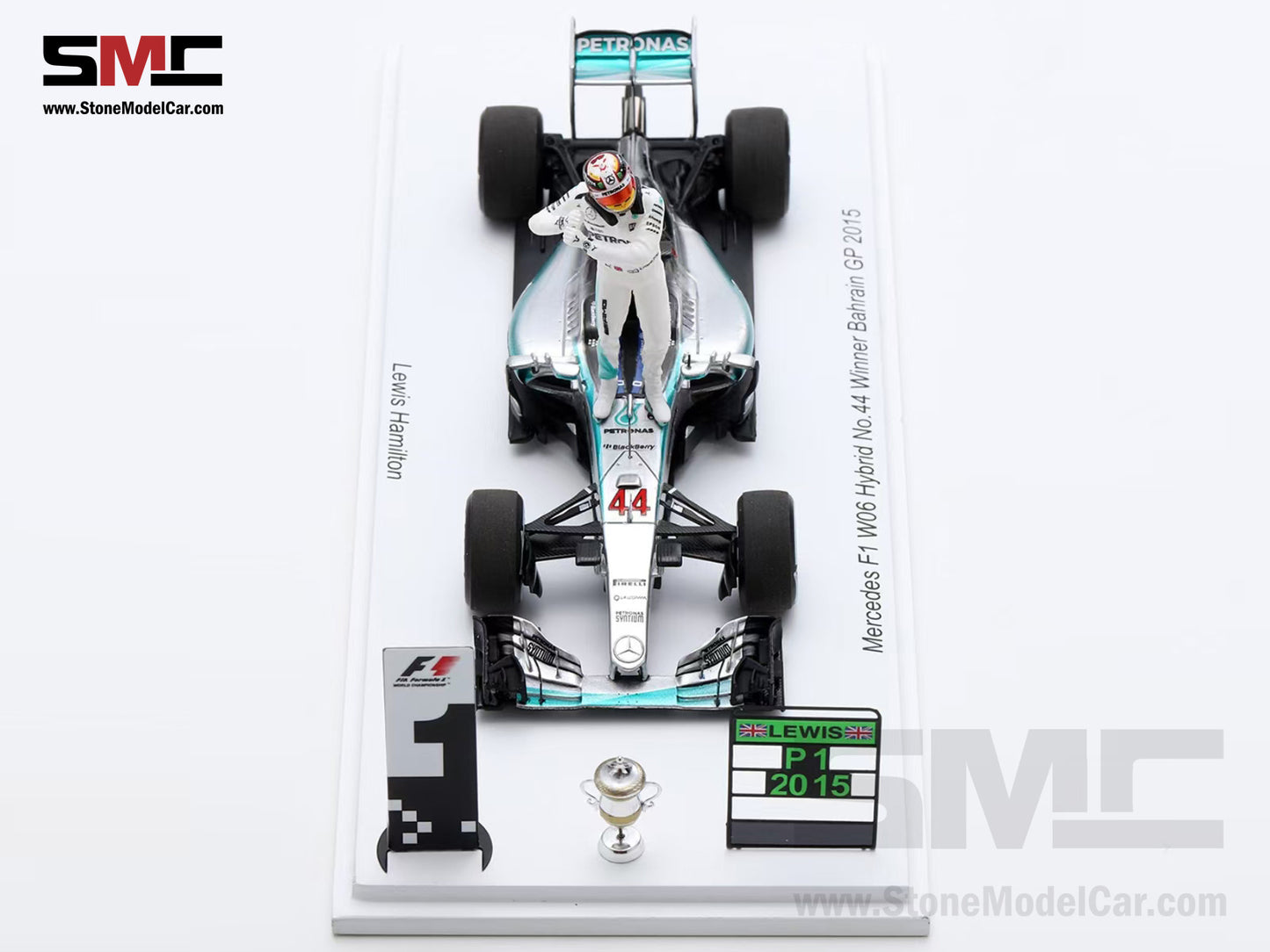 [Pre-Order] 2015 3x World Champion Mercedes F1 W06 #44 Lewis Hamilton Bahrain GP 1:43 Spark Special Figure Edition