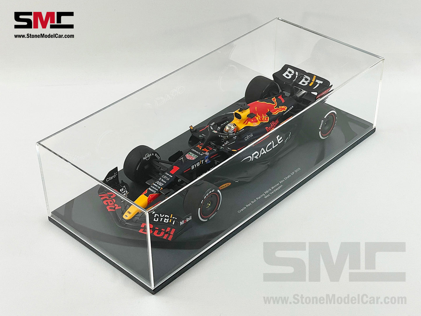 Red Bull F1 RB18 #1 Max Verstappen Abu Dhabi GP 2022 World Champion 1:18 Spark