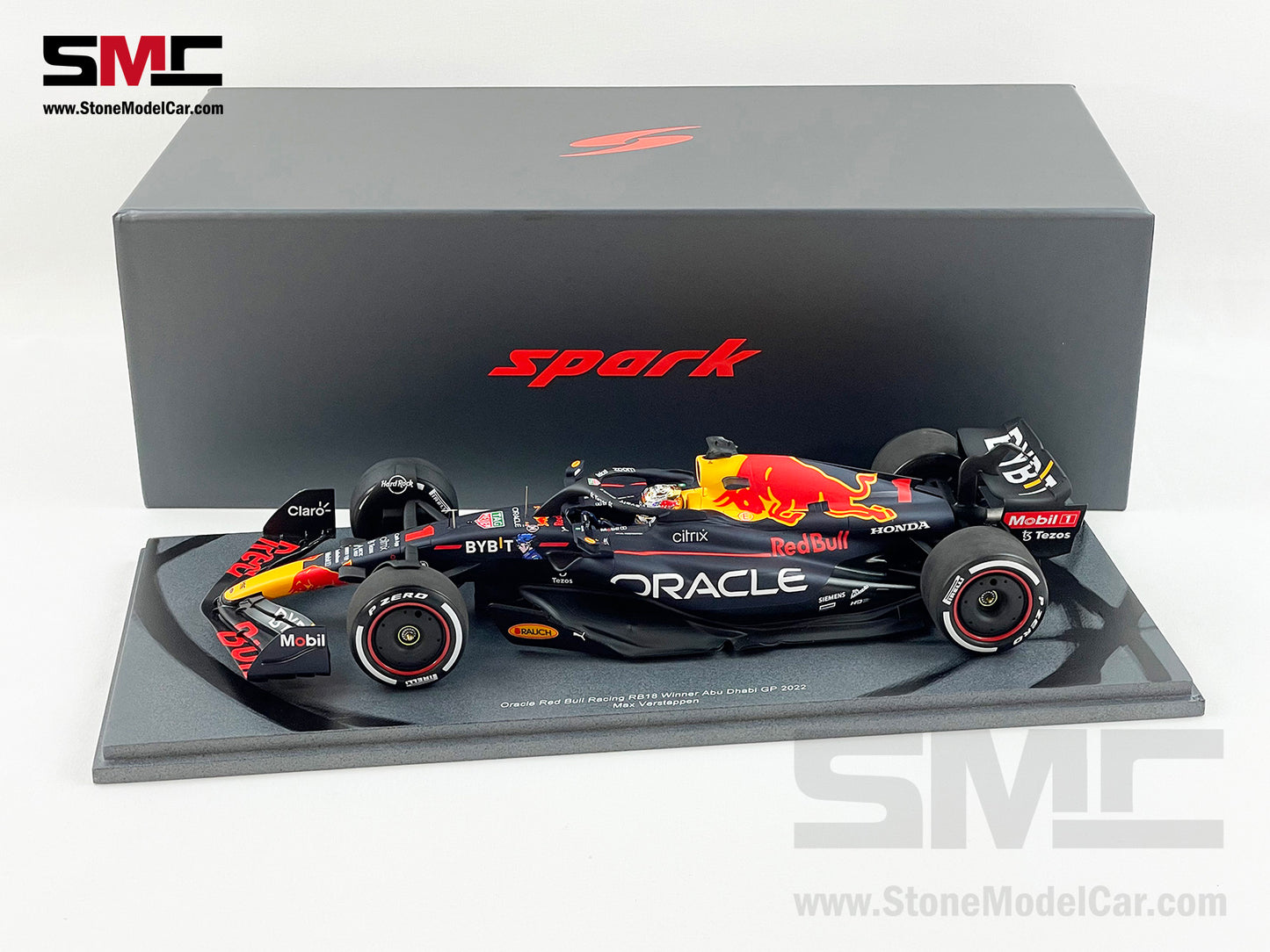 Red Bull F1 RB18 #1 Max Verstappen Abu Dhabi GP 2022 World Champion 1:18 Spark