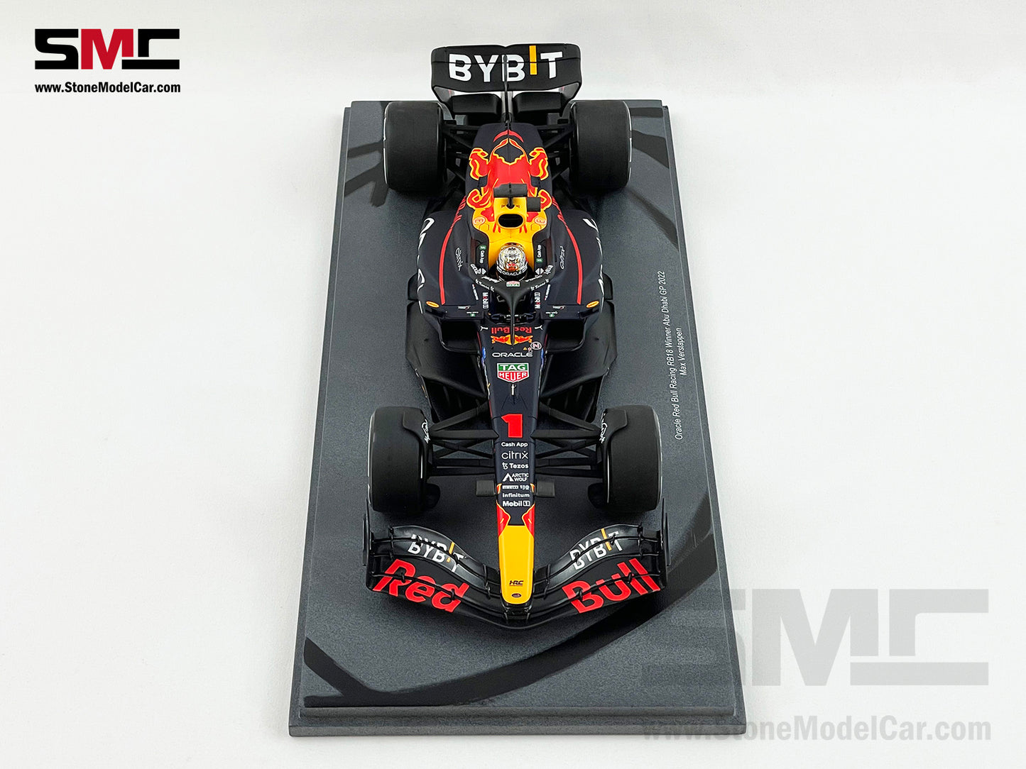 Red Bull F1 RB18 #1 Max Verstappen Abu Dhabi GP 2022 World Champion 1:18 Spark