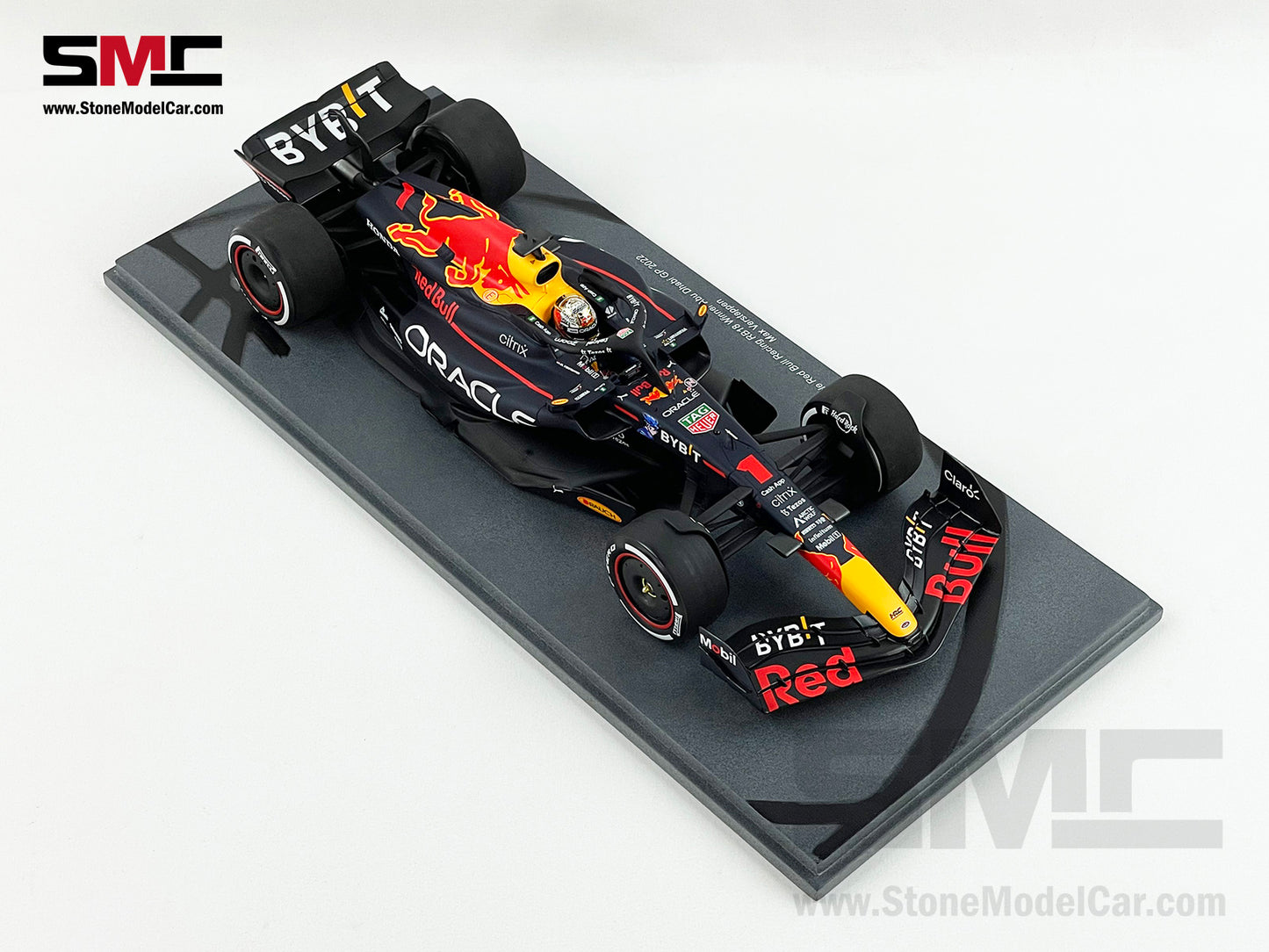 Red Bull F1 RB18 #1 Max Verstappen Abu Dhabi GP 2022 World Champion 1:18 Spark