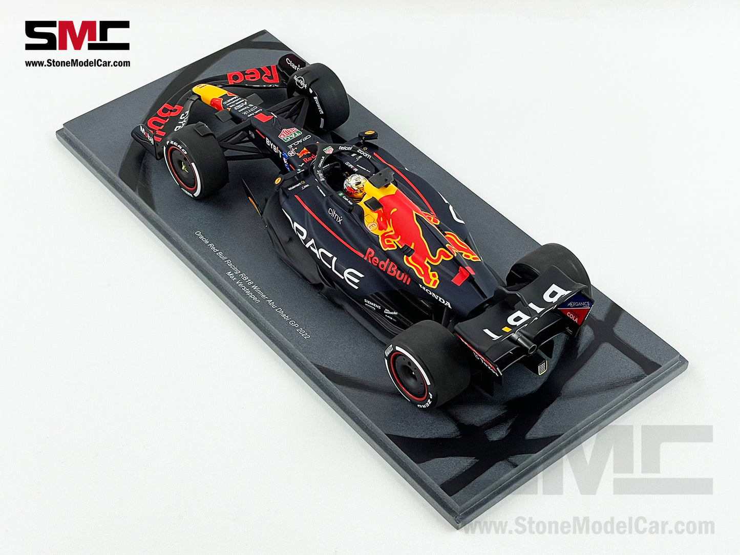 Red Bull F1 RB18 #1 Max Verstappen Abu Dhabi GP 2022 World Champion 1:18 Spark