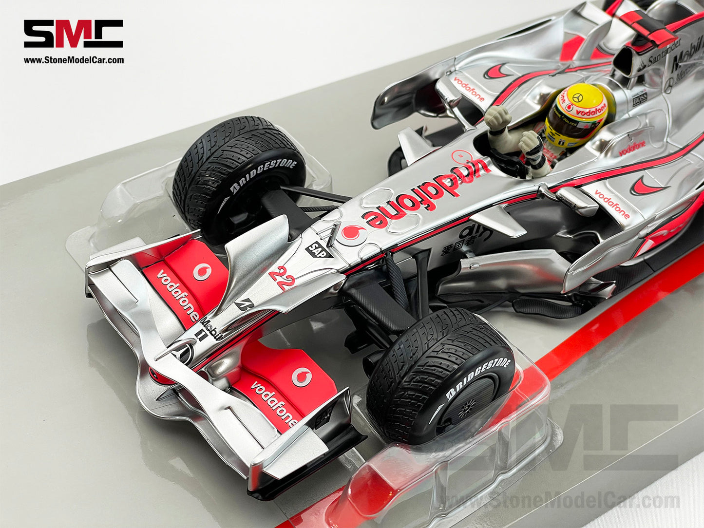 Mclaren Mercedes F1 MP4/23 #22 Lewis Hamilton Brazil GP 2008 World Champion 1:18 MINICHAMPS Gift Box