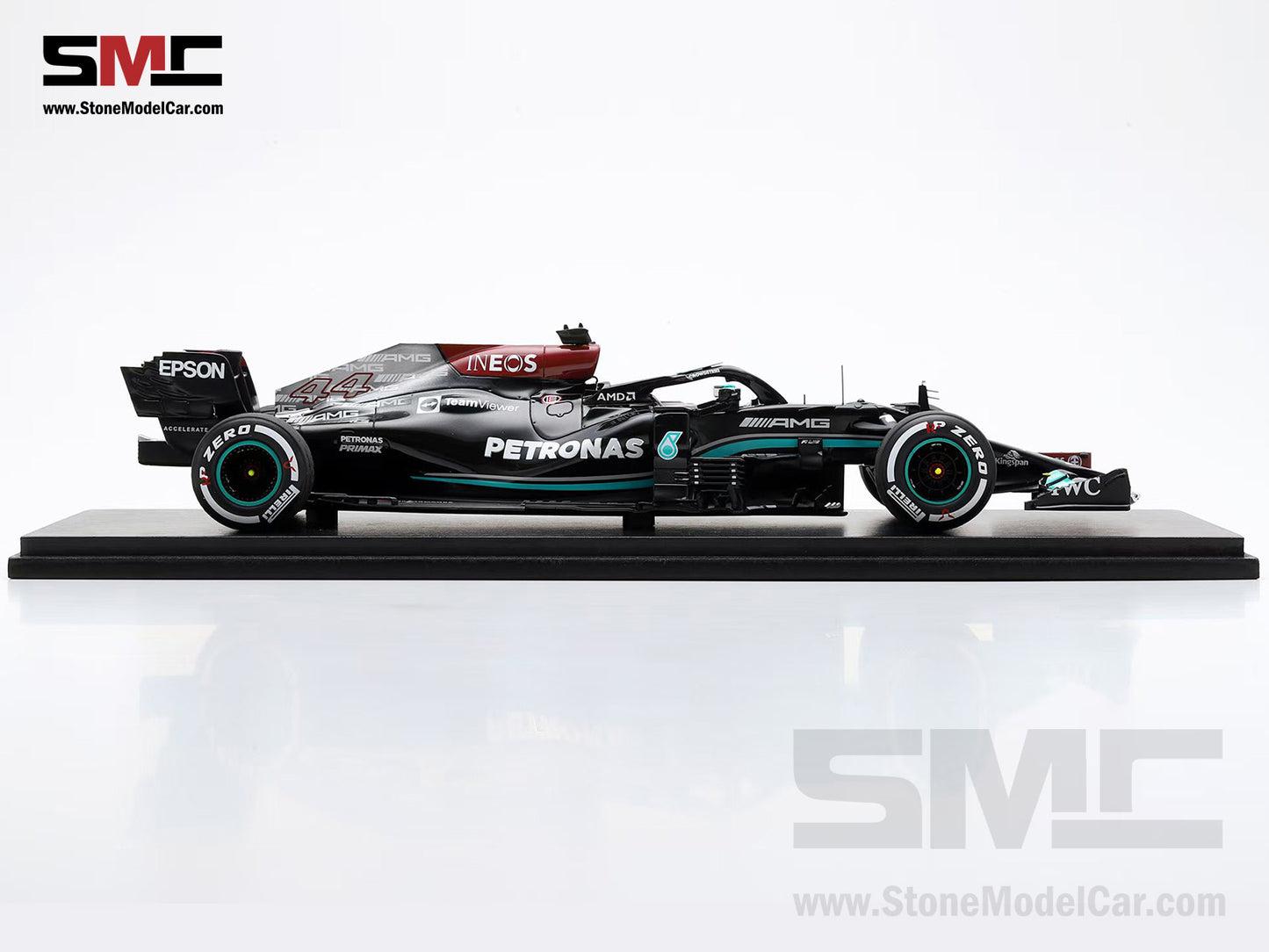 [Pre-Order] Mercedes AMG F1 W12 #44 Lewis Hamilton Saudi Arabian GP 2021 Winner 1:18 Spark Figure Edition