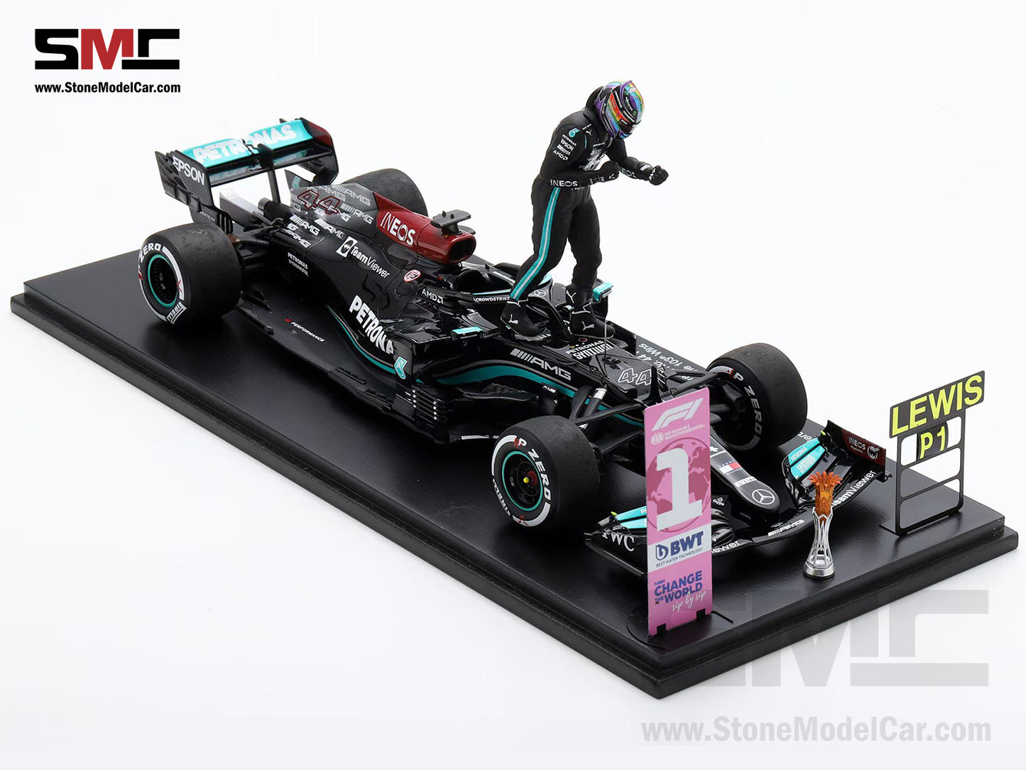 [Pre-Order] Mercedes AMG F1 W12 #44 Lewis Hamilton Saudi Arabian GP 2021 Winner 1:18 Spark Figure Edition