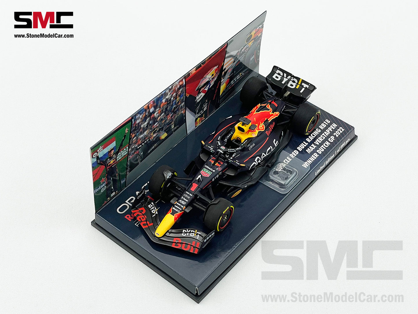 Red Bull F1 RB18 #1 Max Verstappen Dutch GP 2022 World Champion 1:43 MINICHAMPS with Figure