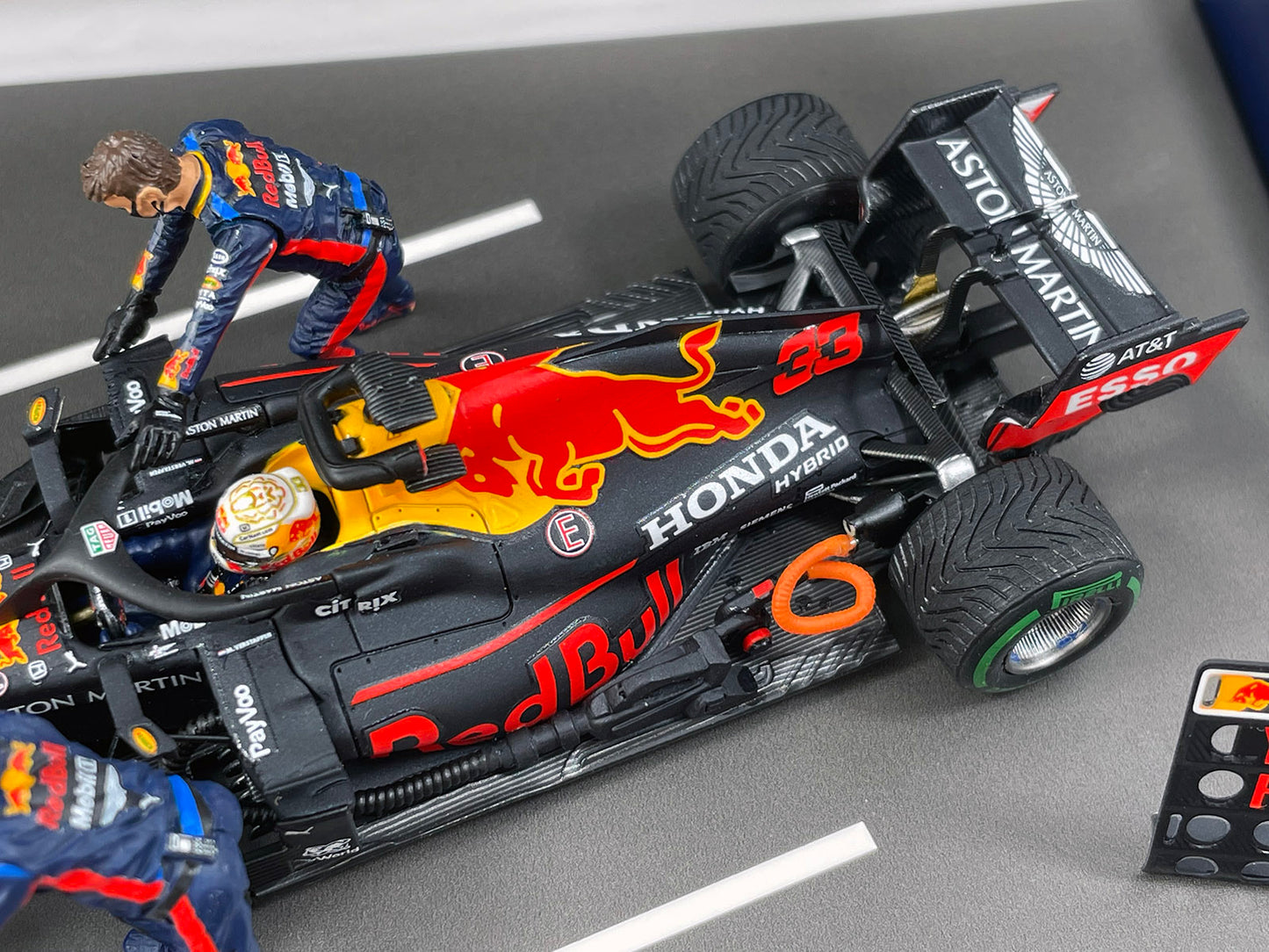Red Bull F1 RB16 #33 Max Verstappen Hungary GP 2020 P2 1:43 Spark with Figure