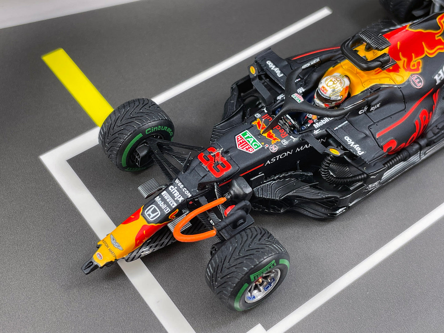 Red Bull F1 RB16 #33 Max Verstappen Hungary GP 2020 P2 1:43 Spark with Figure