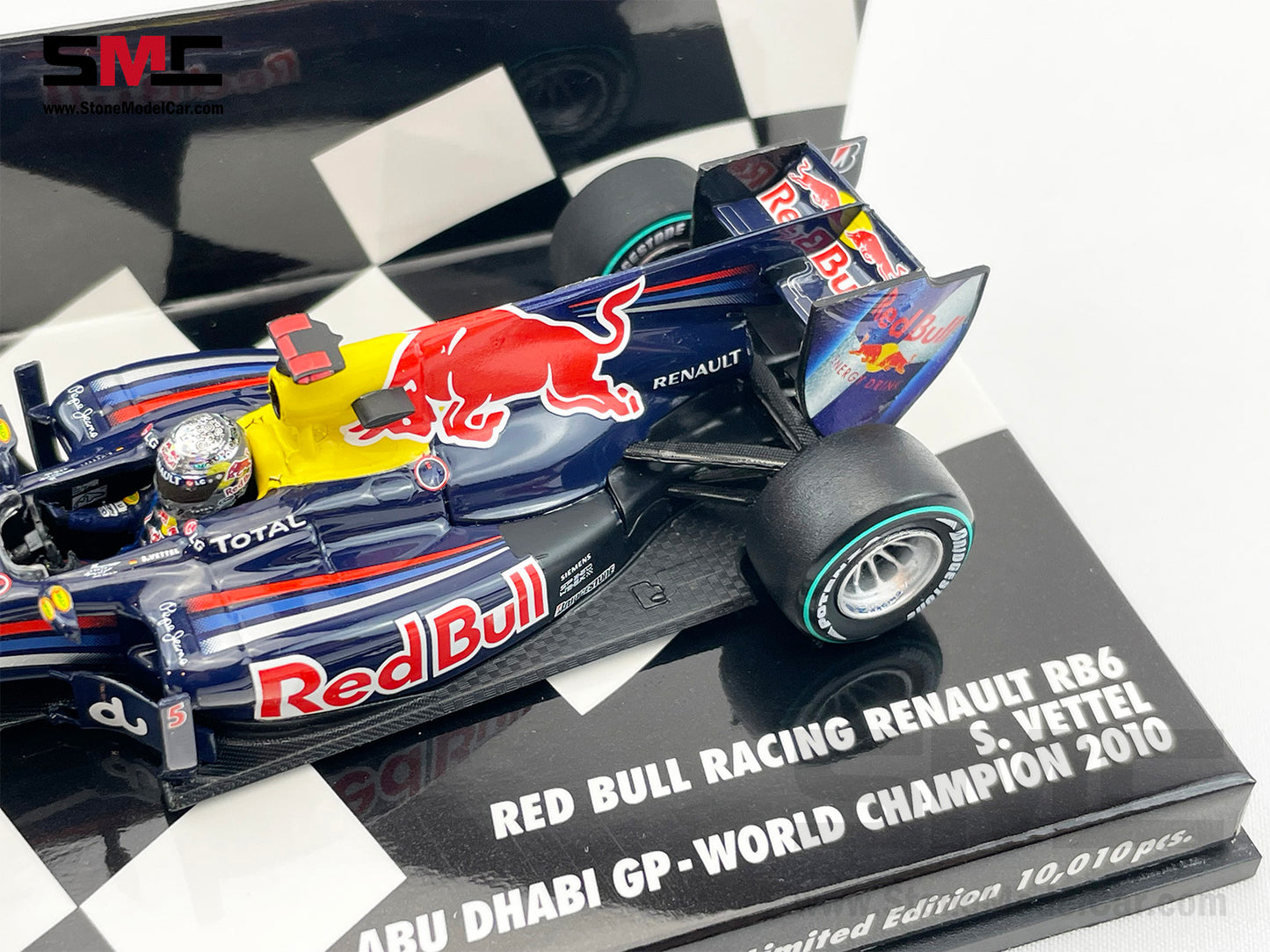 Red Bull F1 RB6 #5 Sebastian Vettel Abu Dhabi GP 2010 1st World Champion 1:43 MINICHAMPS