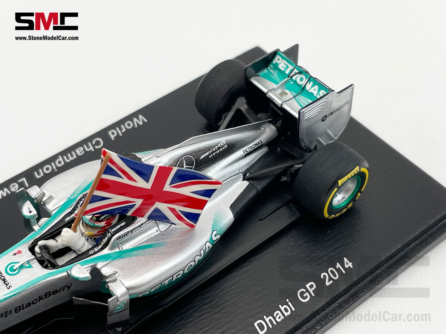 2014 2x World Champion Mercedes F1 W05 #44 Lewis Hamilton Abu Dhabi GP 1:43 Spark Holding Flag