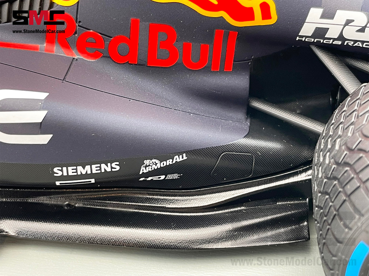 1:12 Spark Red Bull F1 RB18 #11 Sergio Perez Monaco GP Winner 2022 with Rain Tires
