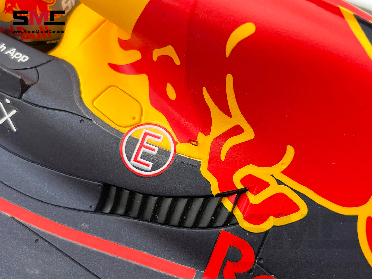 1:12 Spark Red Bull F1 RB18 #11 Sergio Perez Monaco GP Winner 2022 with Rain Tires