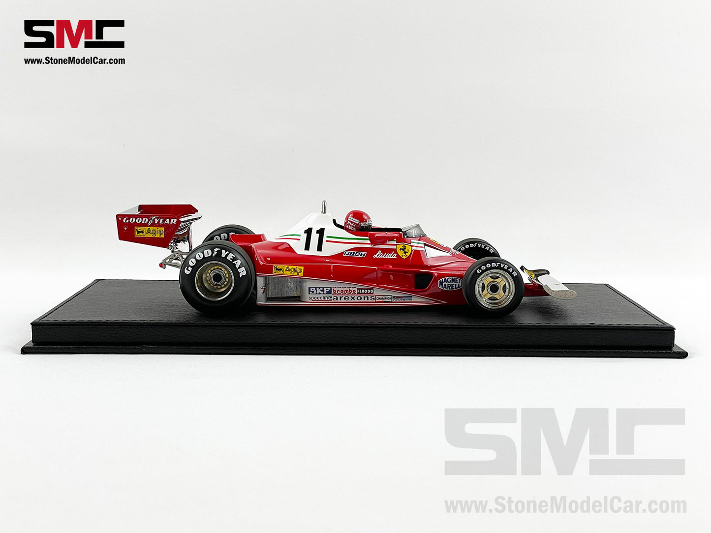 Ferrari F1 312 T2 11 Niki Lauda 1977 World Champion with Driver 1:18 GP REPLICAS
