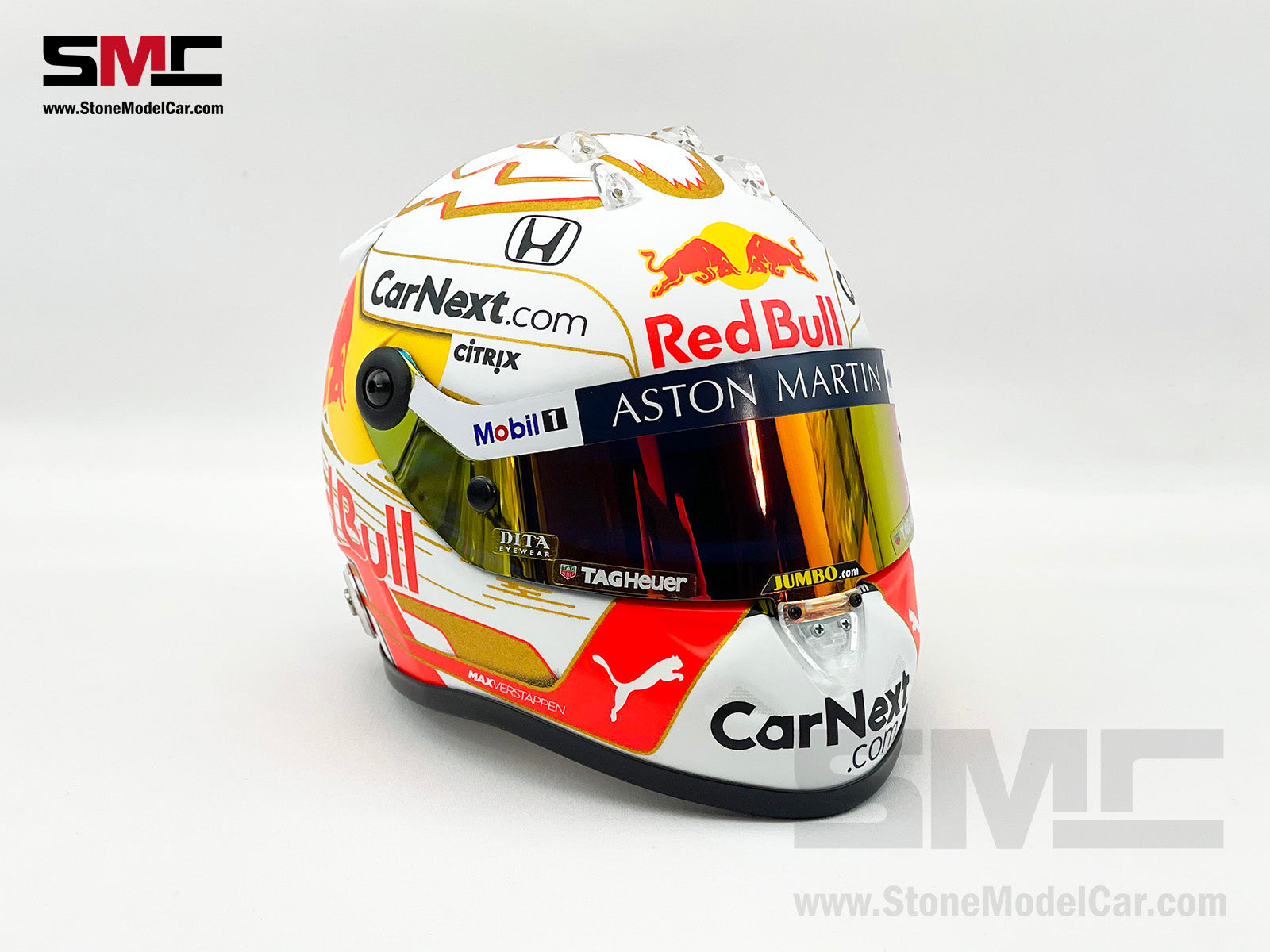 Red Bull F1 RB16 #33 Max Verstappen Season 2020 Schuberth 1:2 Miniature Helmet