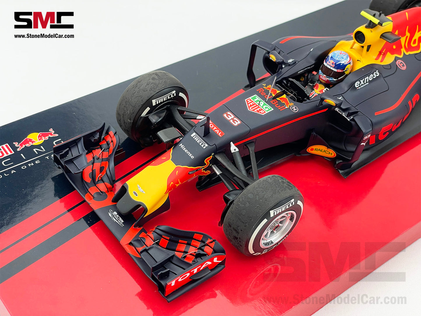 Red Bull F1 RB12 #33 Max Verstappen 1st Career Win Spanish GP 2016 1:18 MINICHAMPS Gift Box