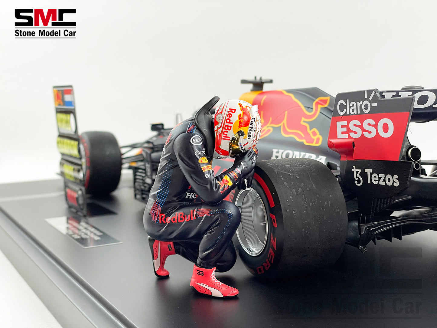 #33 Max Verstappen 2021 World Champion Red Bull F1 RB16B Abu Dhabi GP 1:12 MINICHAMPS with Figure