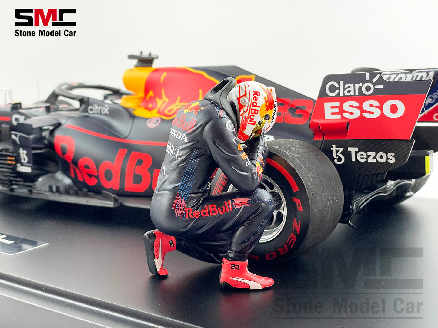 #33 Max Verstappen 2021 World Champion Red Bull F1 RB16B Abu Dhabi GP 1:12 MINICHAMPS with Figure