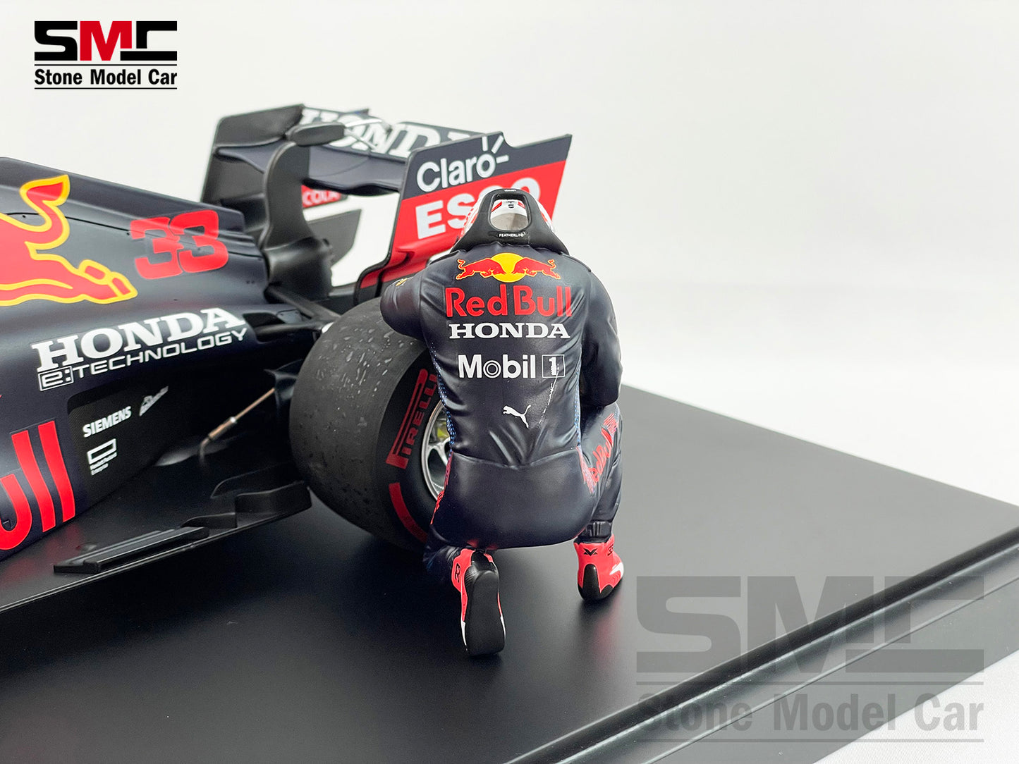 #33 Max Verstappen 2021 World Champion Red Bull F1 RB16B Abu Dhabi GP 1:12 MINICHAMPS with Figure