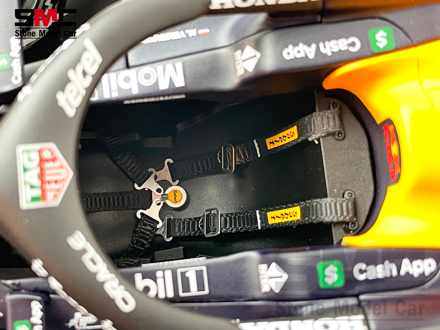 #33 Max Verstappen 2021 World Champion Red Bull F1 RB16B Abu Dhabi GP 1:12 MINICHAMPS with Figure
