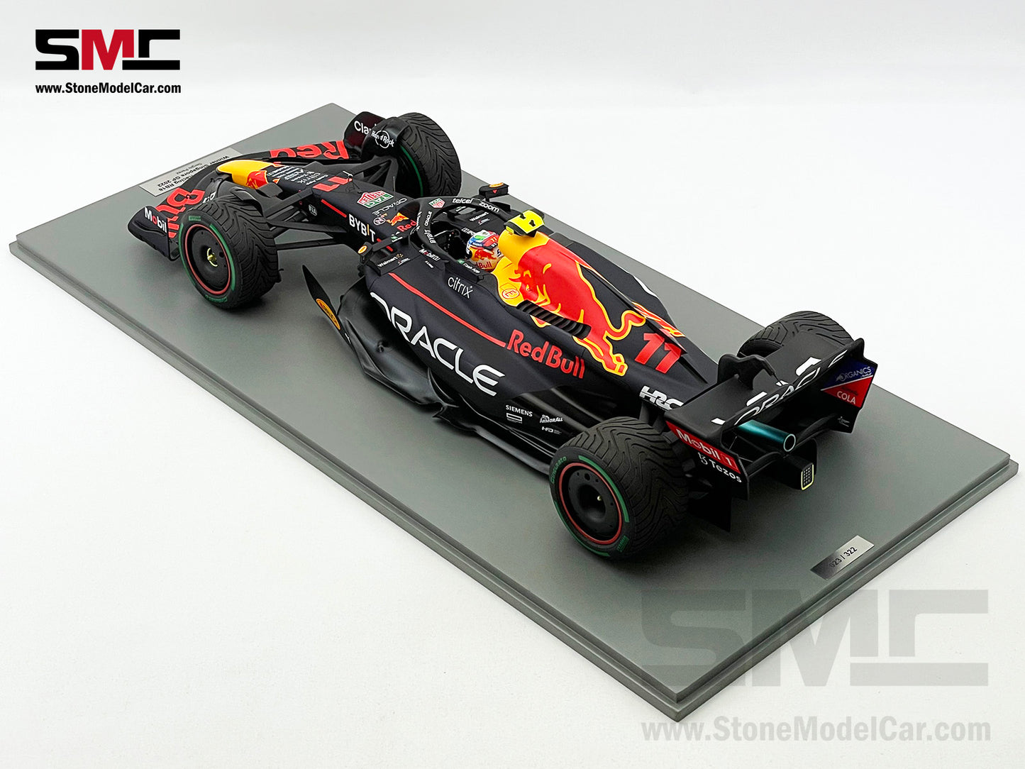 Red Bull F1 RB18 #11 Sergio Perez Singapore Winner 2022 Spark 1:12 Intermediate 12S033