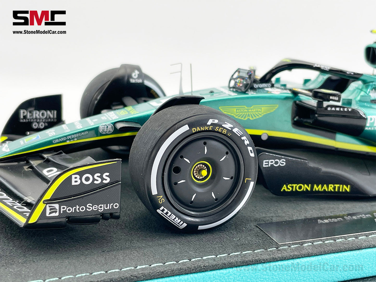 Aston Martin F1 AMR22 #5 Sebastian Vettel Abu Dhabi GP 2022 Last Race Spark 1:18 Special Figure Edition