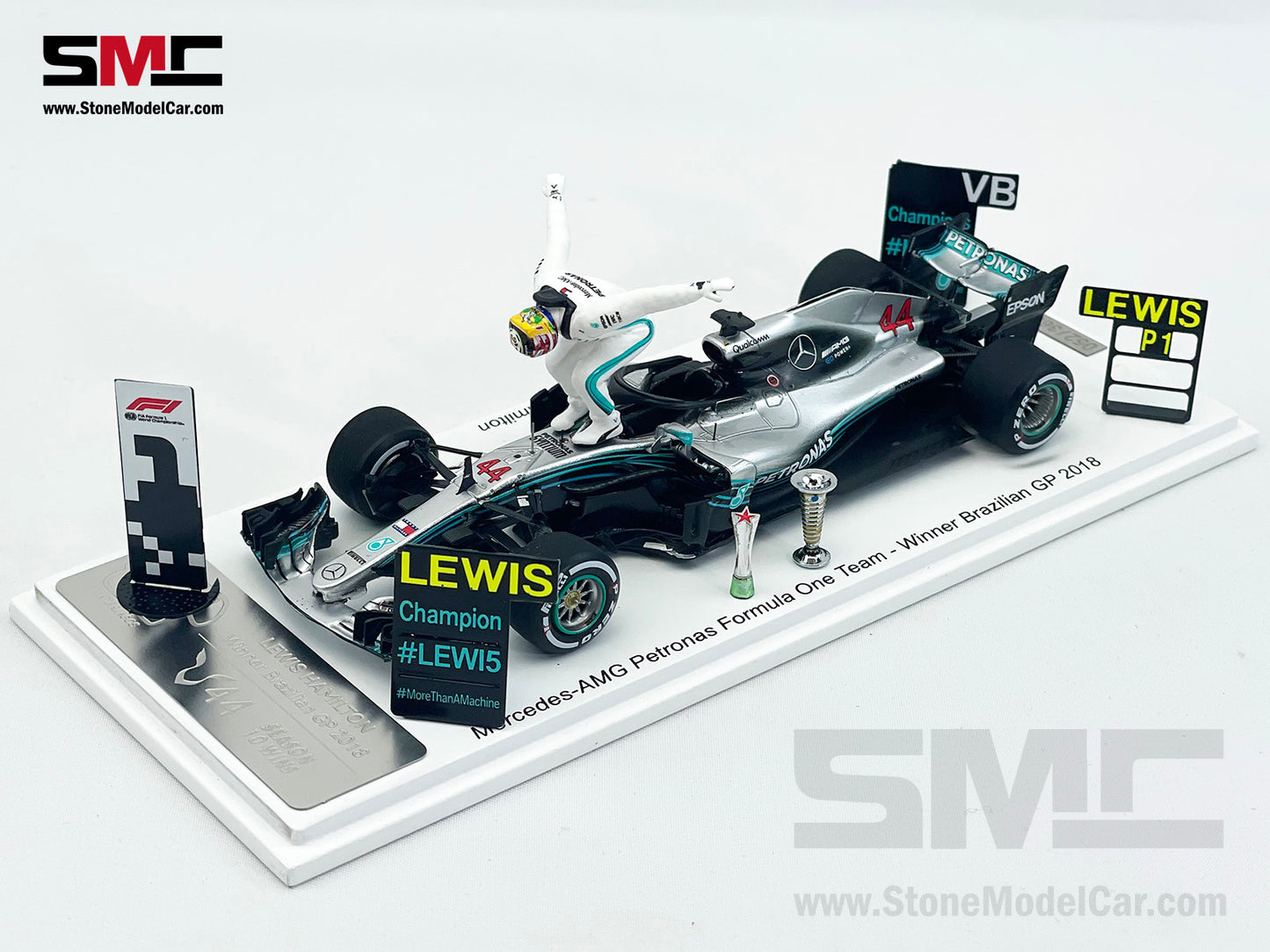Mercedes AMG F1 W09 #44 Lewis Hamilton Brazil GP 2018 World Champion 1:43 Spark Figure Edition