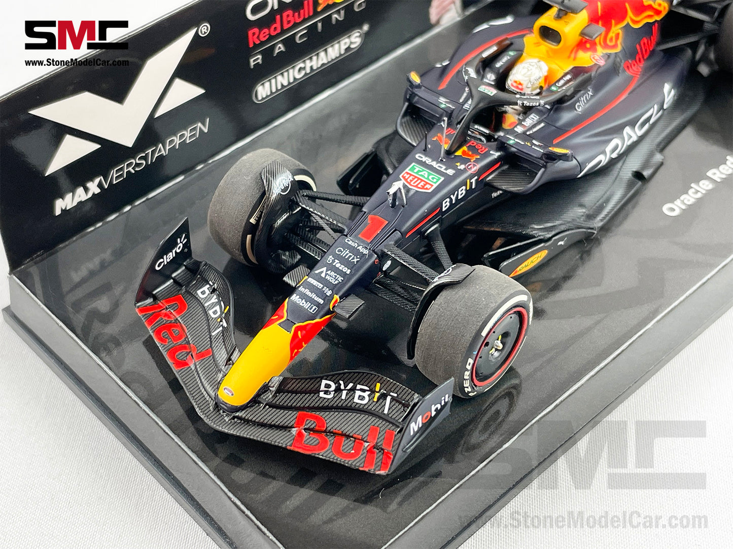 Red Bull F1 RB18 1 Max Verstappen Azerbaijan 2022 World Champion 1:43 MINICHAMPS
