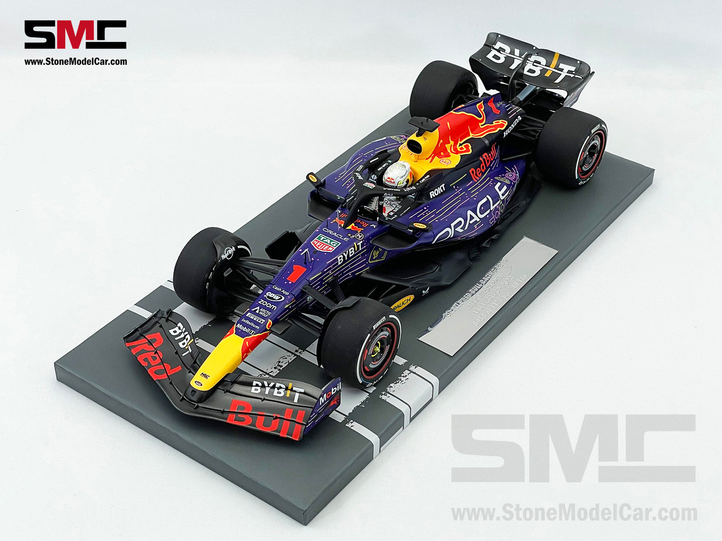 Red Bull F1 RB19 #1 Max Verstappen Winner US Las Vegas GP 2023 World Champion 1:18 MINICHAMPS
