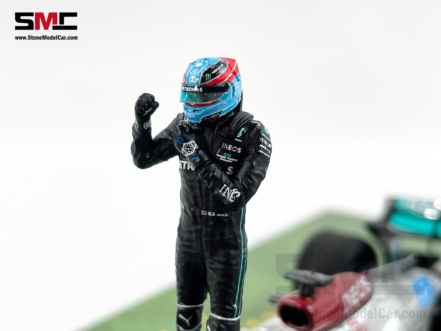 2022 F1 Mercedes W13 #63 George Russell Brazil GP 1st Win Spark 1:43 with Figure