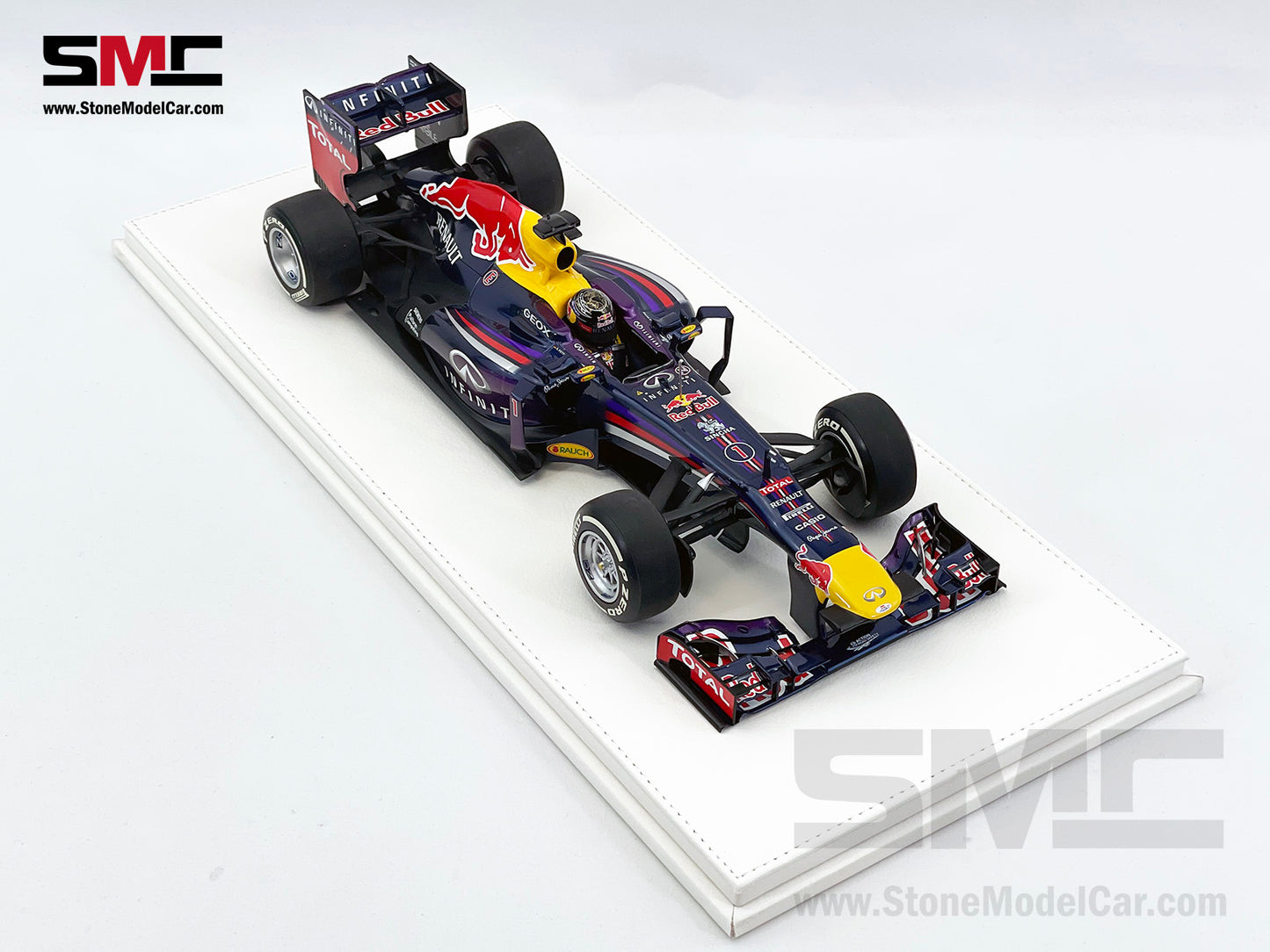 Red Bull F1 RB9 #1 Sebastian Vettel Indian GP 2013 4x Times World Champion 1:18 MINICHAMPS
