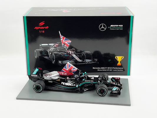 Mercedes F1 W12 #44 Lewis Hamilton British GP 2021 with Flag Spark 1:18 18S599