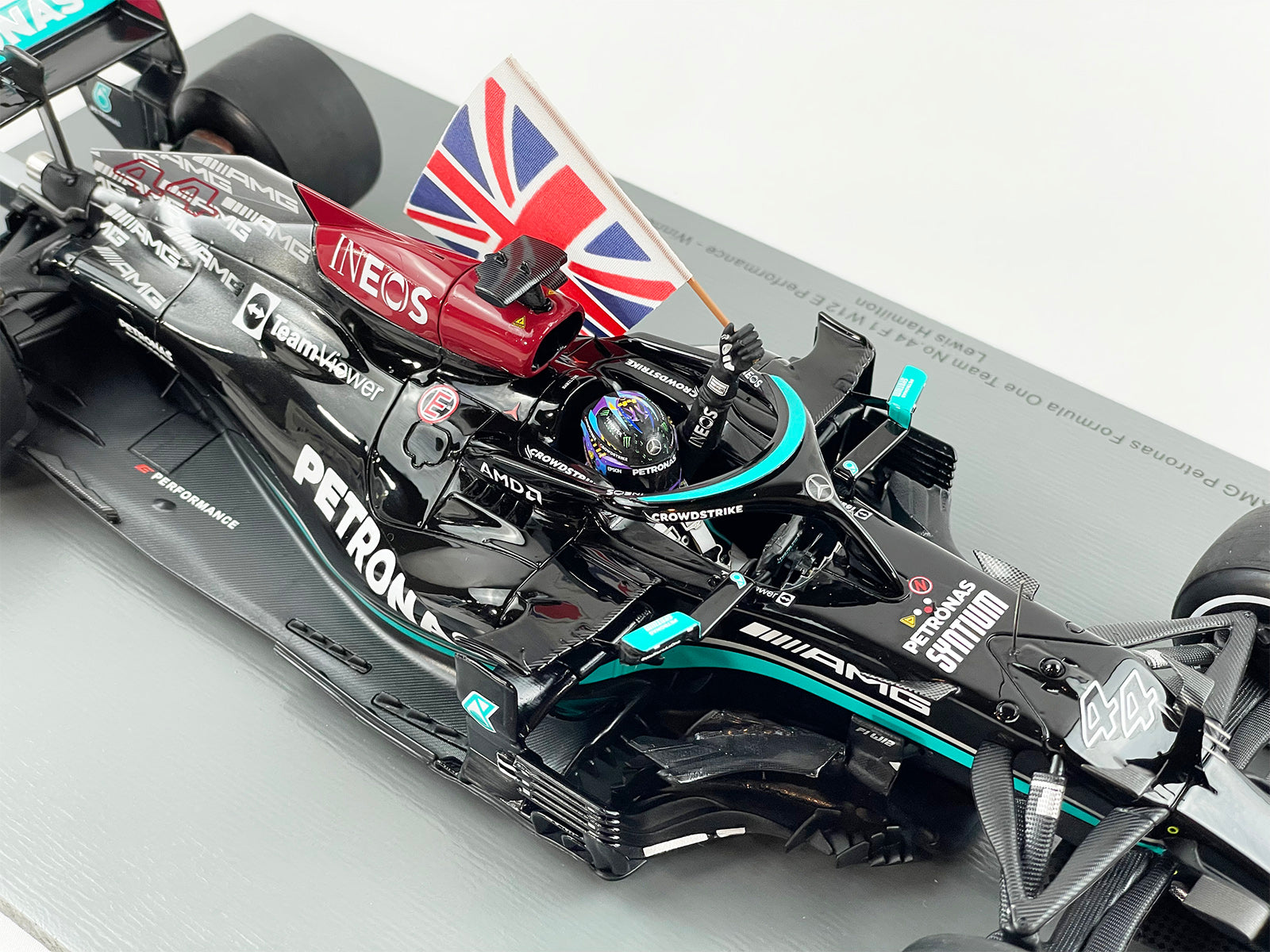 Mercedes F1 W12 #44 Lewis Hamilton British GP 2021 with Flag Spark 1:1 –  Stone Model