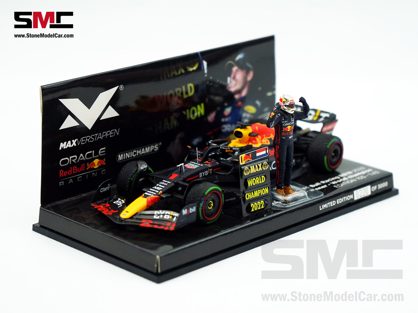 #1 Max Verstappen 2022 World Champion Red Bull F1 RB18 Japan GP 1:43 MINICHAMPS with Figure