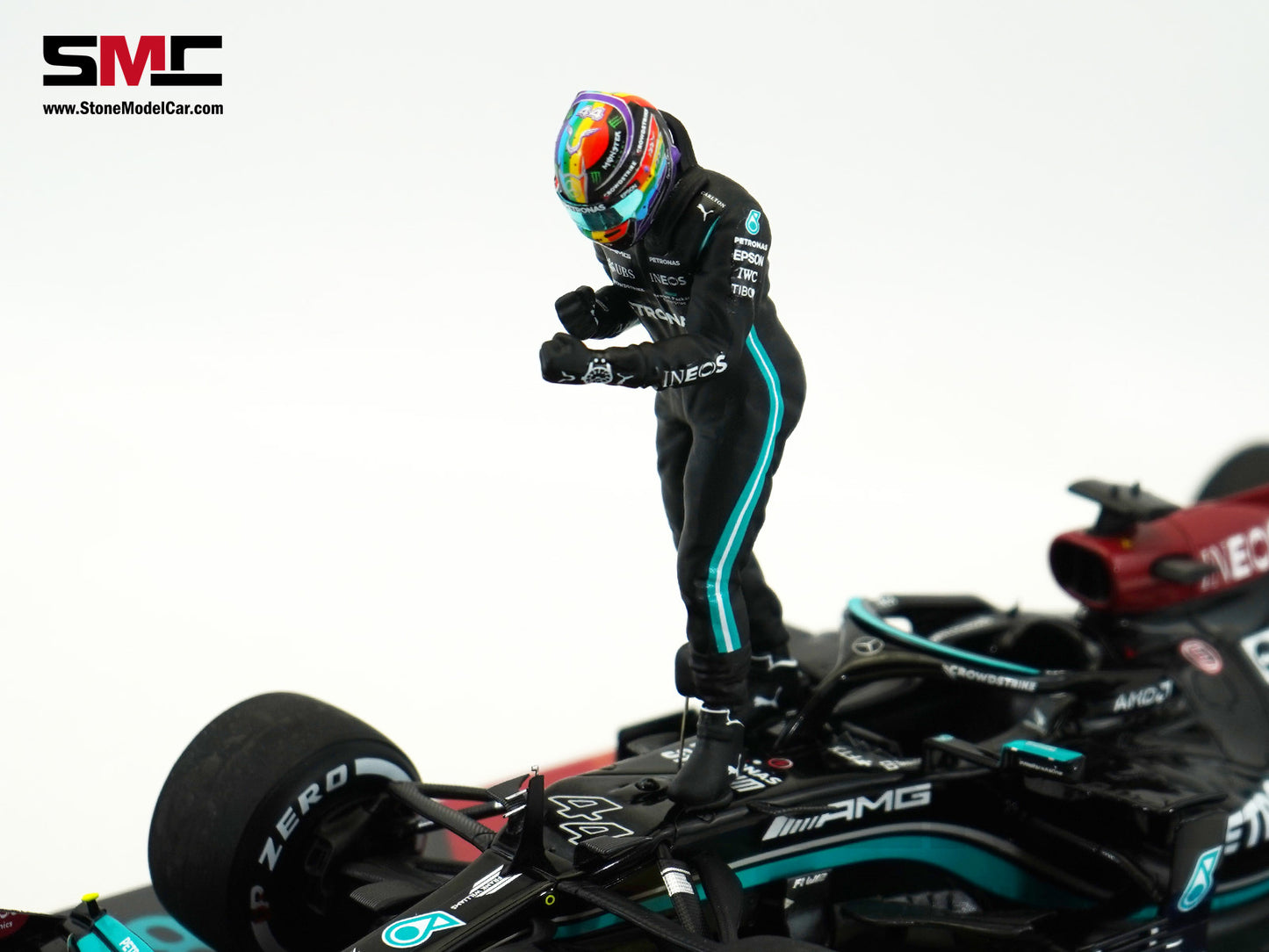 Mercedes AMG F1 W12 #44 Lewis Hamilton Saudi Arabian GP 2021 Winner 1:18 Spark Figure Edition
